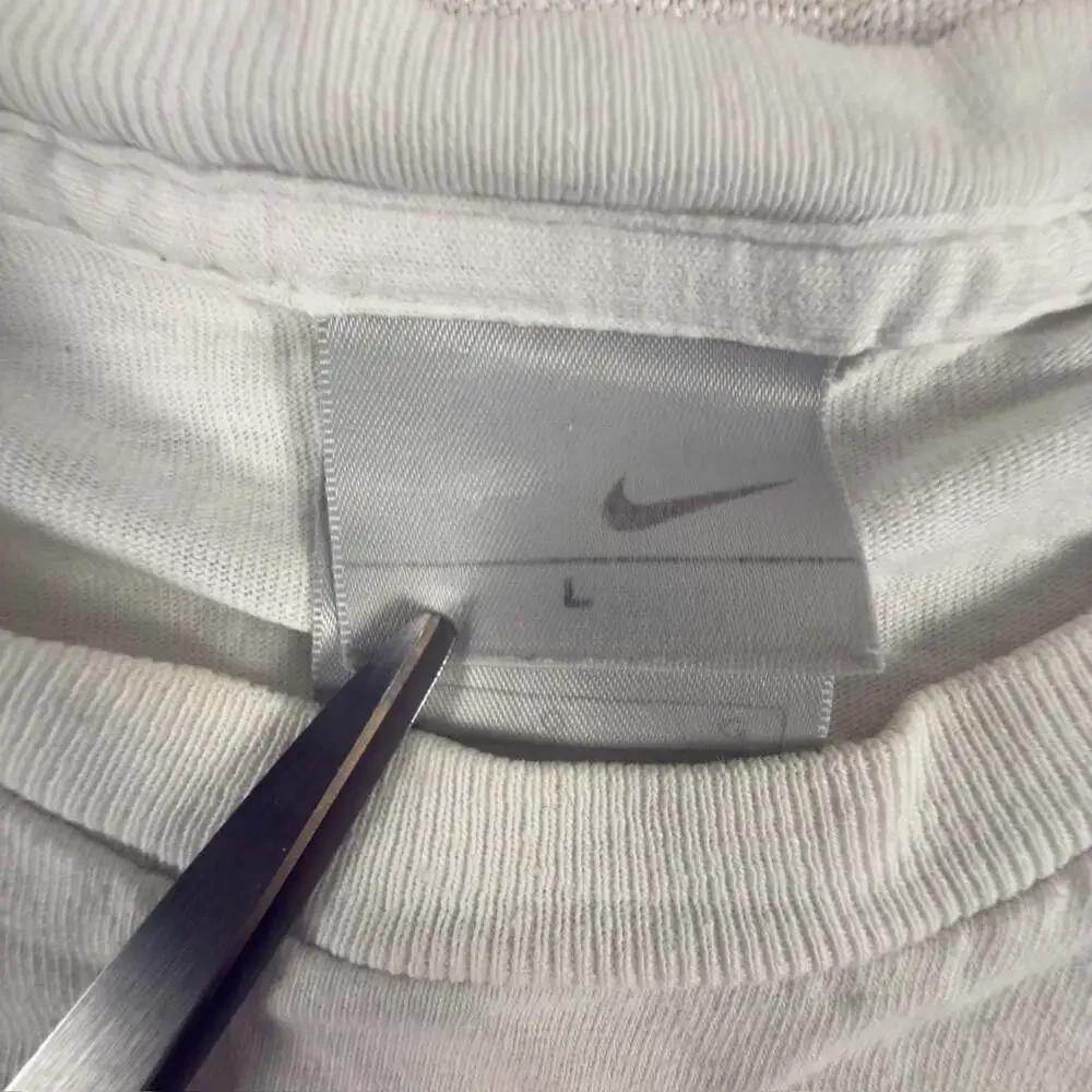 Nike Vintage Embroidered Swoosh T-Shirt White Size Large